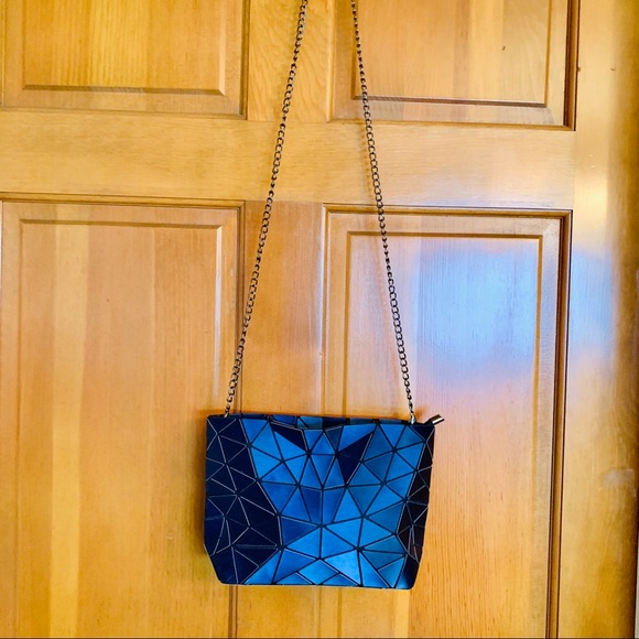 NWOT Unique Navy Blue Crossbody - Picture 2 of 4